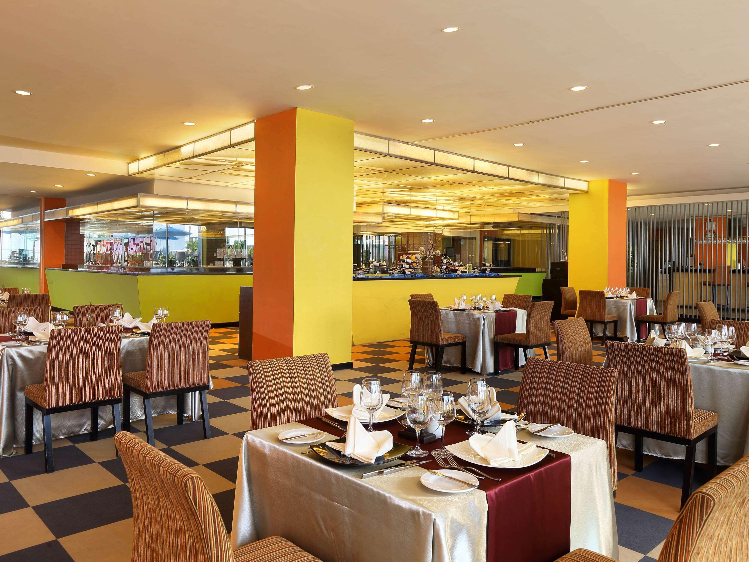 Novotel Balikpapan Exterior foto